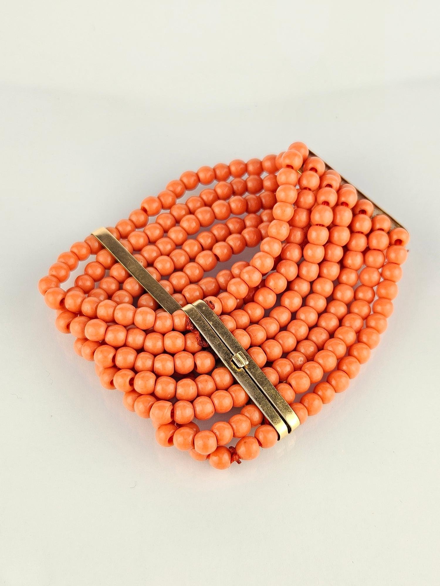 Pulsera coral y oro 18 K
