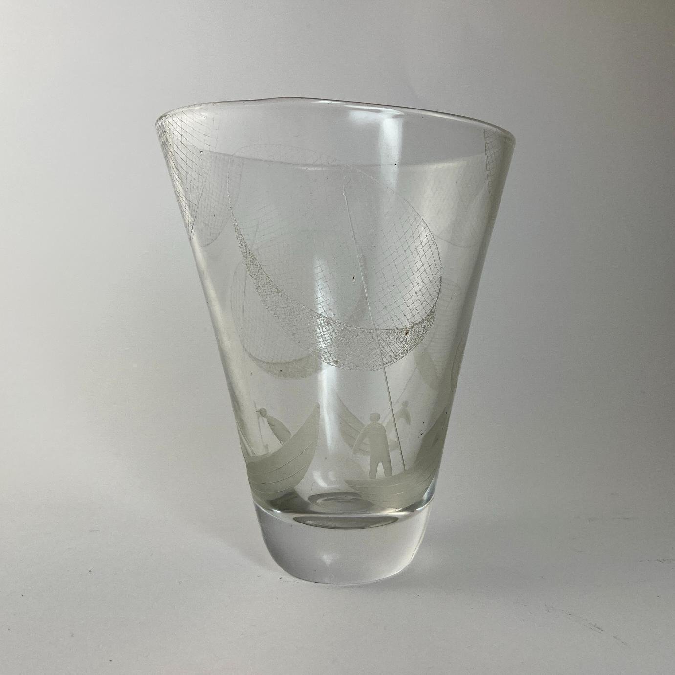 Florero sueco Kosta de Vicke Lindstrand (1904-1983). 16,5 x 13 cm.