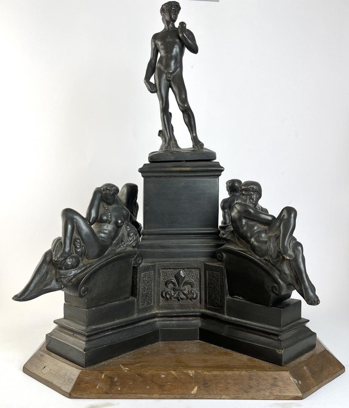 Escultura en bronce "El David y las horas del día"