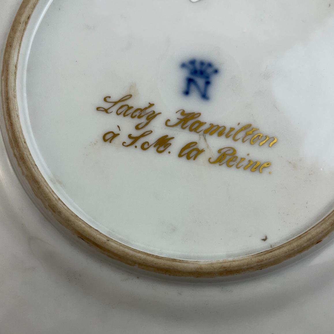 Par de platos en porcelana Capodimonte - Imagen 3