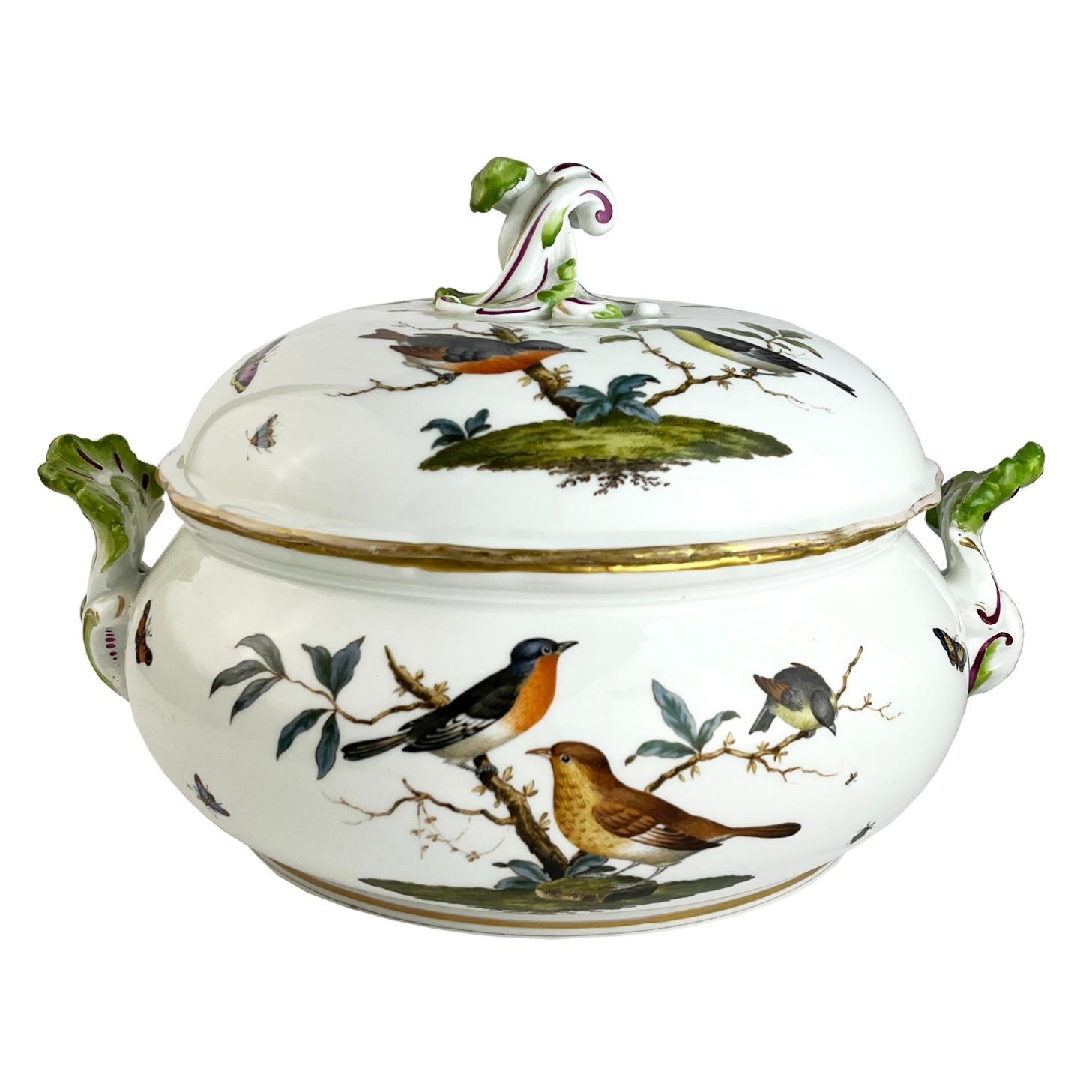Sopera austrohúngara en porcelana Herend  “Pájaros Rotschild”