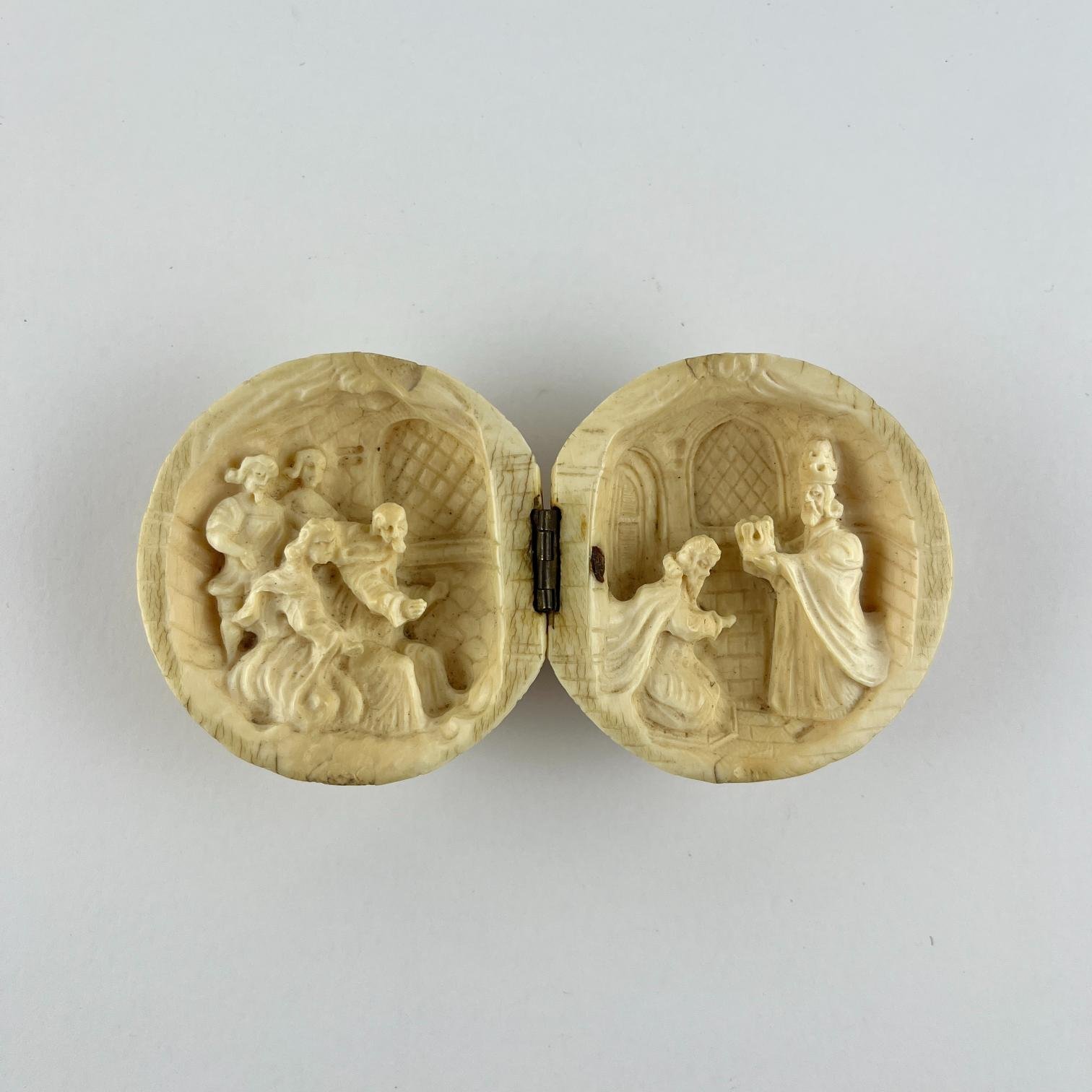 Talla en marfil de Dieppe