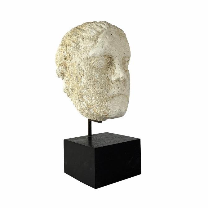 Escultura egipcia s. I a II d.C. "Cabeza de hombre."