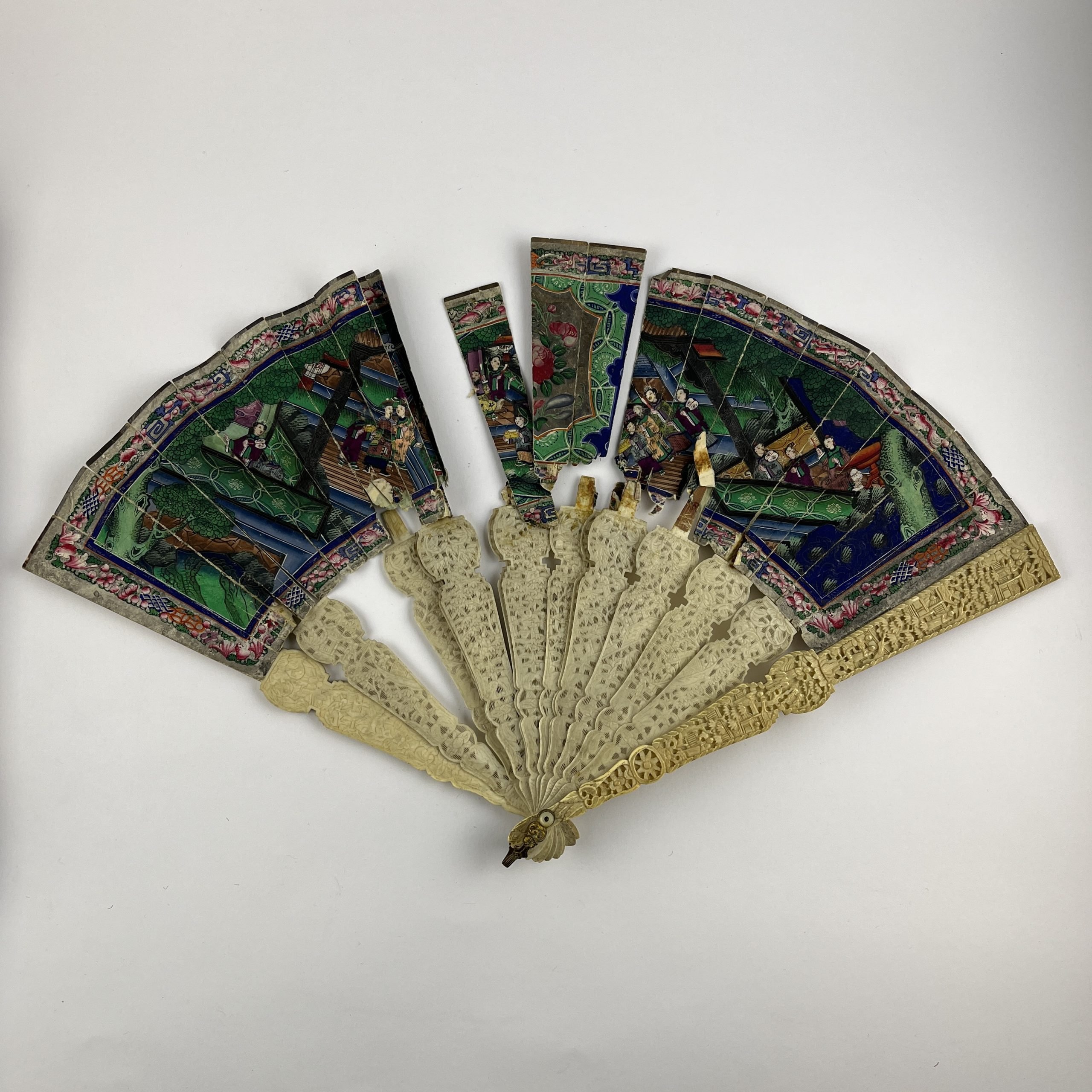 Abanico chino mandarín, en caja de Pekín