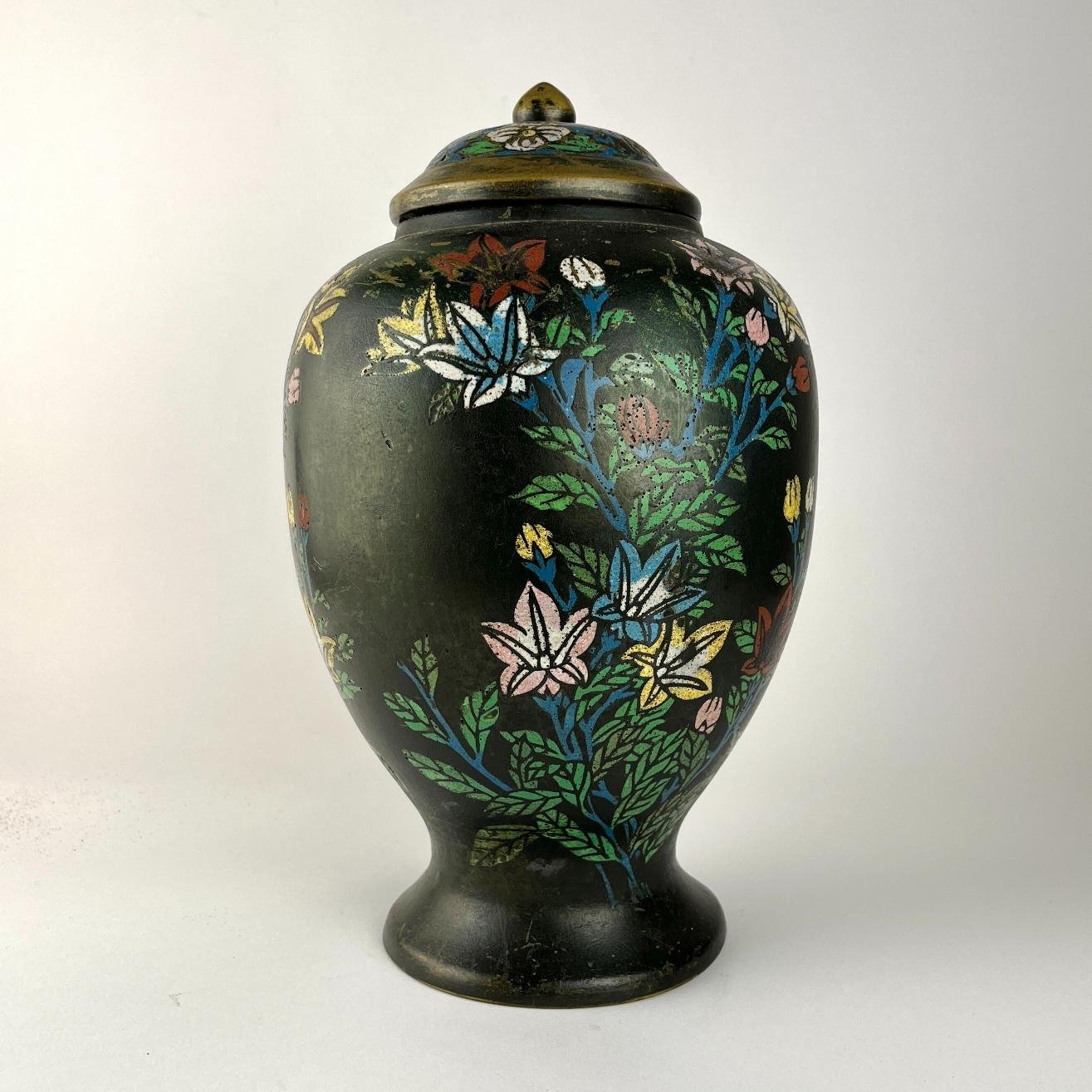 Jarrón japonés cloisonné
