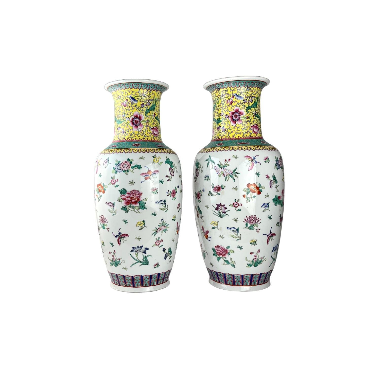 Par de jarrones chinos en porcelana familia rosa