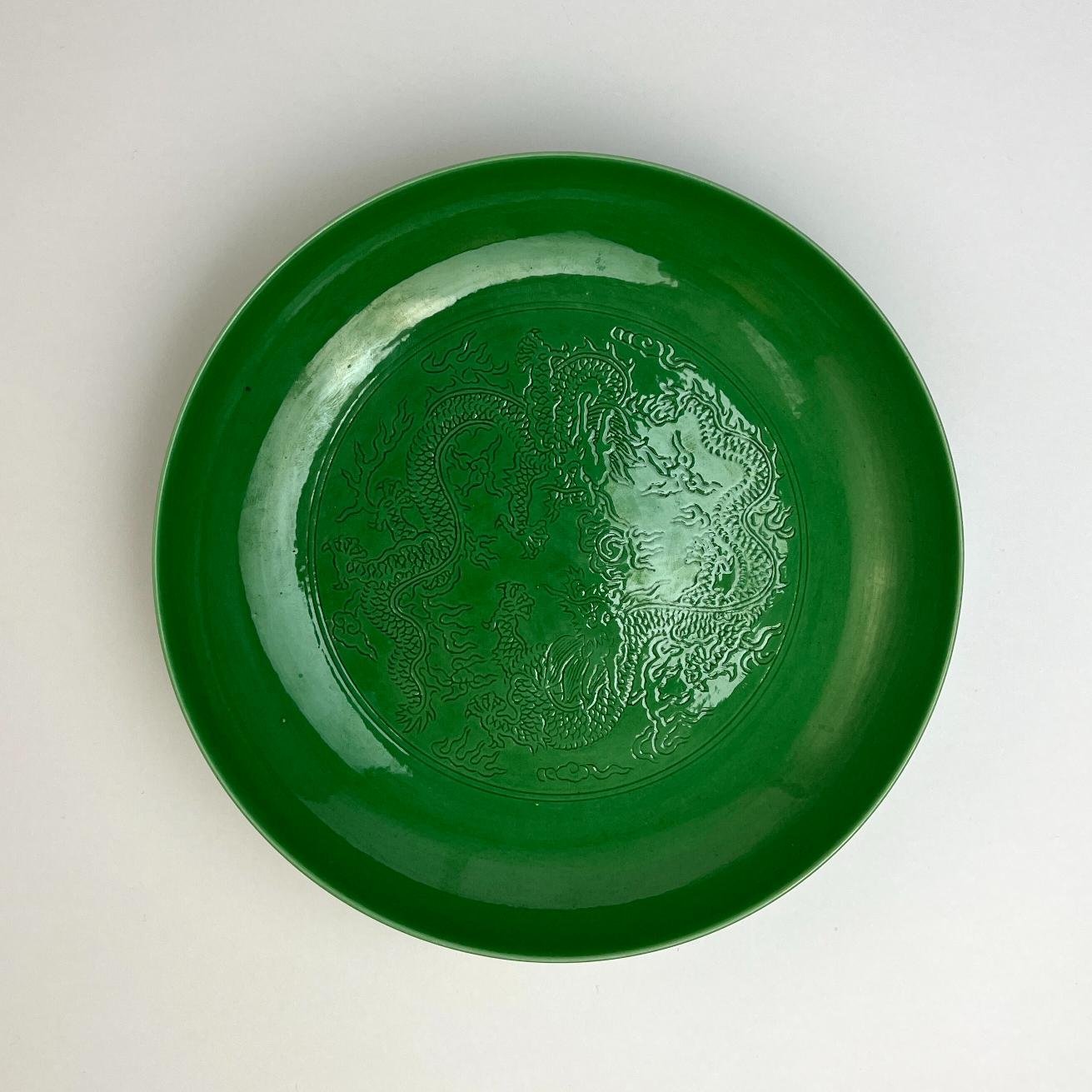 Plato chino en porcelana vidriada