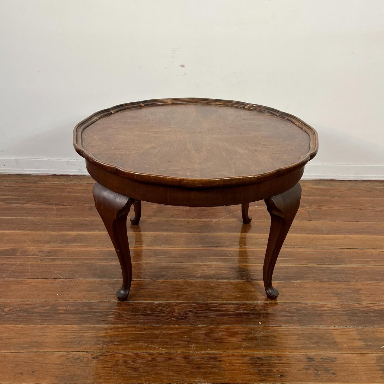 Mesa inglesa estilo Reina Ana