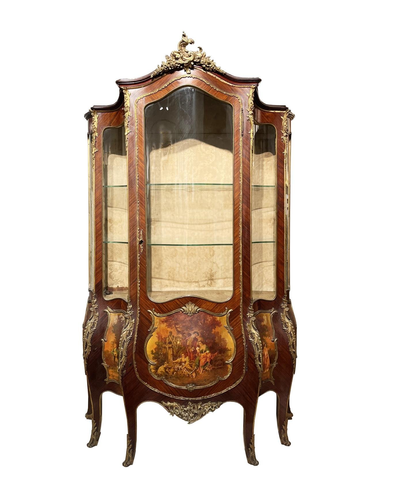 Vitrina francesa estilo Luis XV