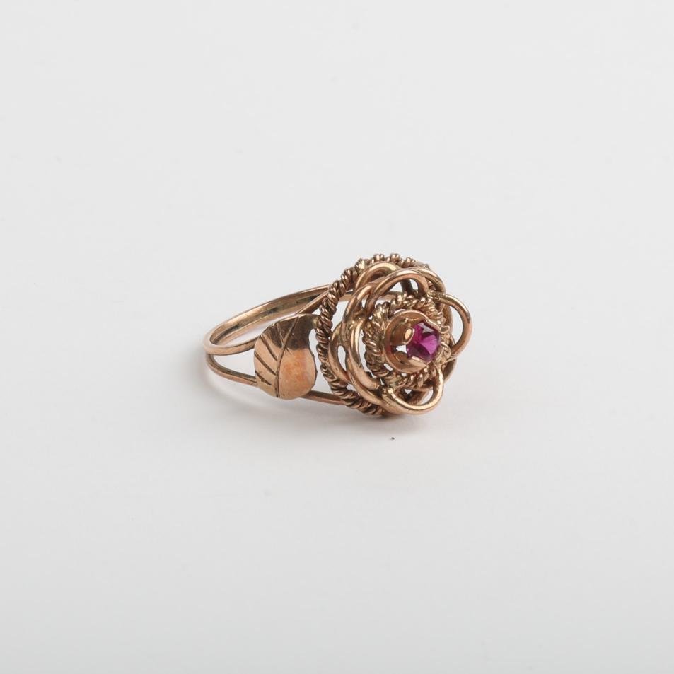 Anillo oro rosado y rubí