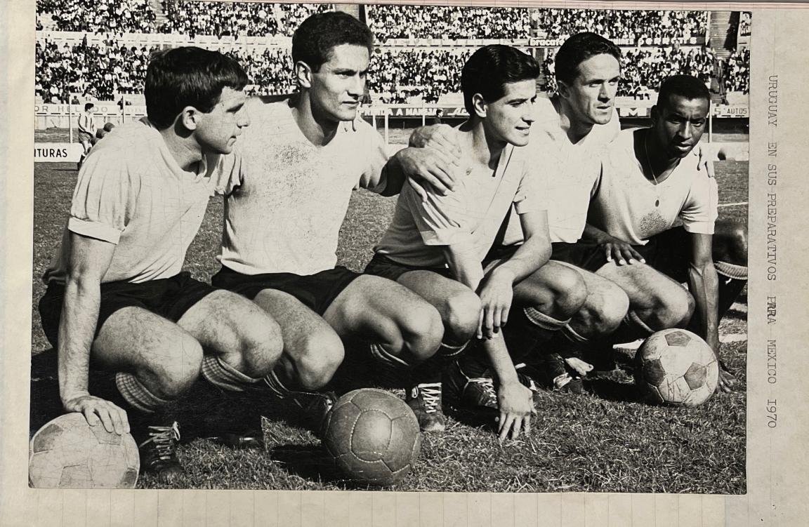Álbum con 153 fotos del Fútbol Uruguayo y sudamericano - Imagen 2