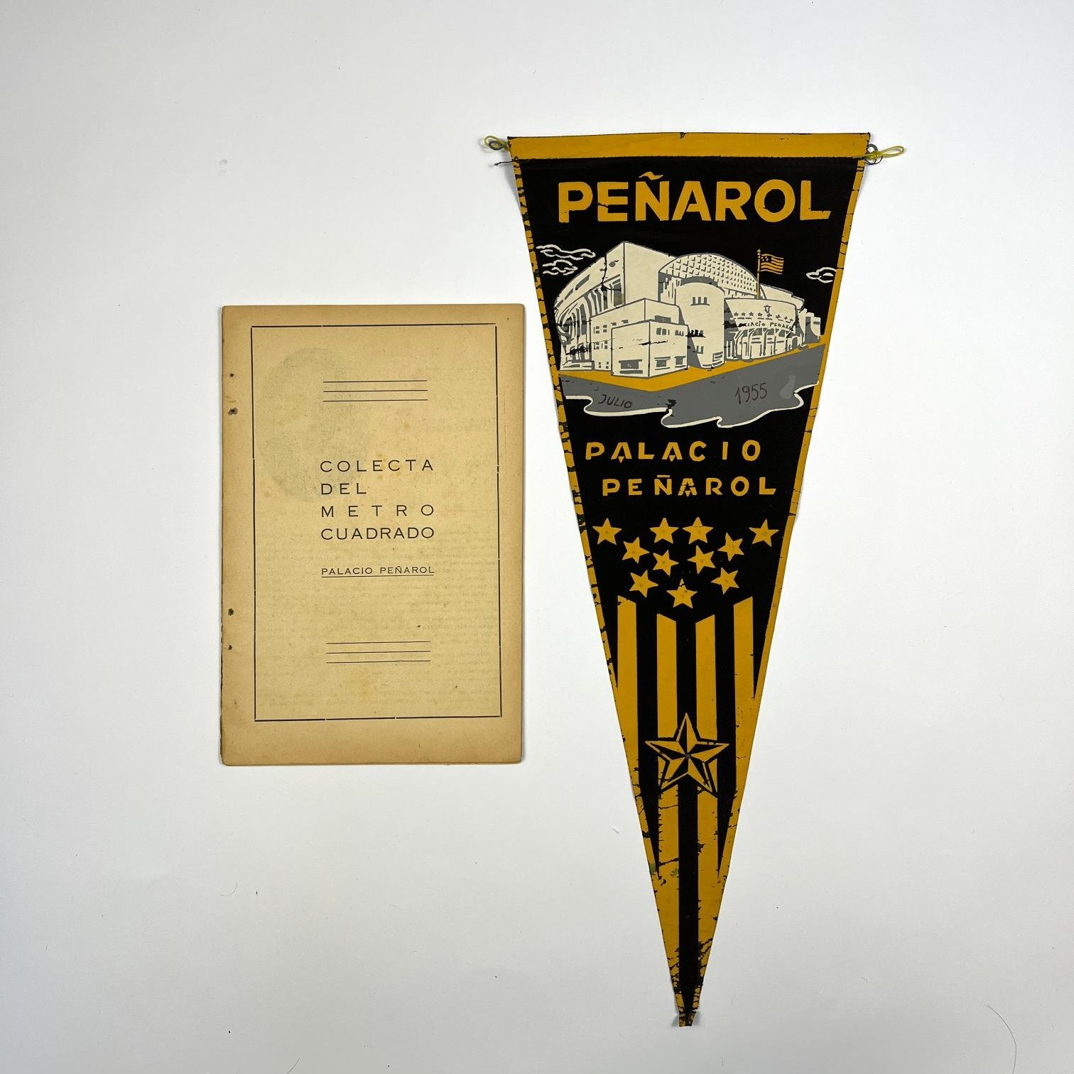 Banderín inauguración Palacio Peñarol 1955 y libro "Colecta del mt. cuadrado"