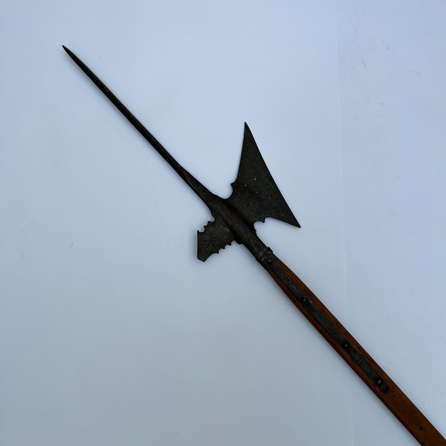 Alabarda en hierro forjado