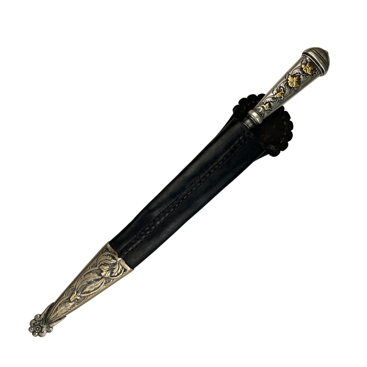 Cuchillo criollo en plata y oro