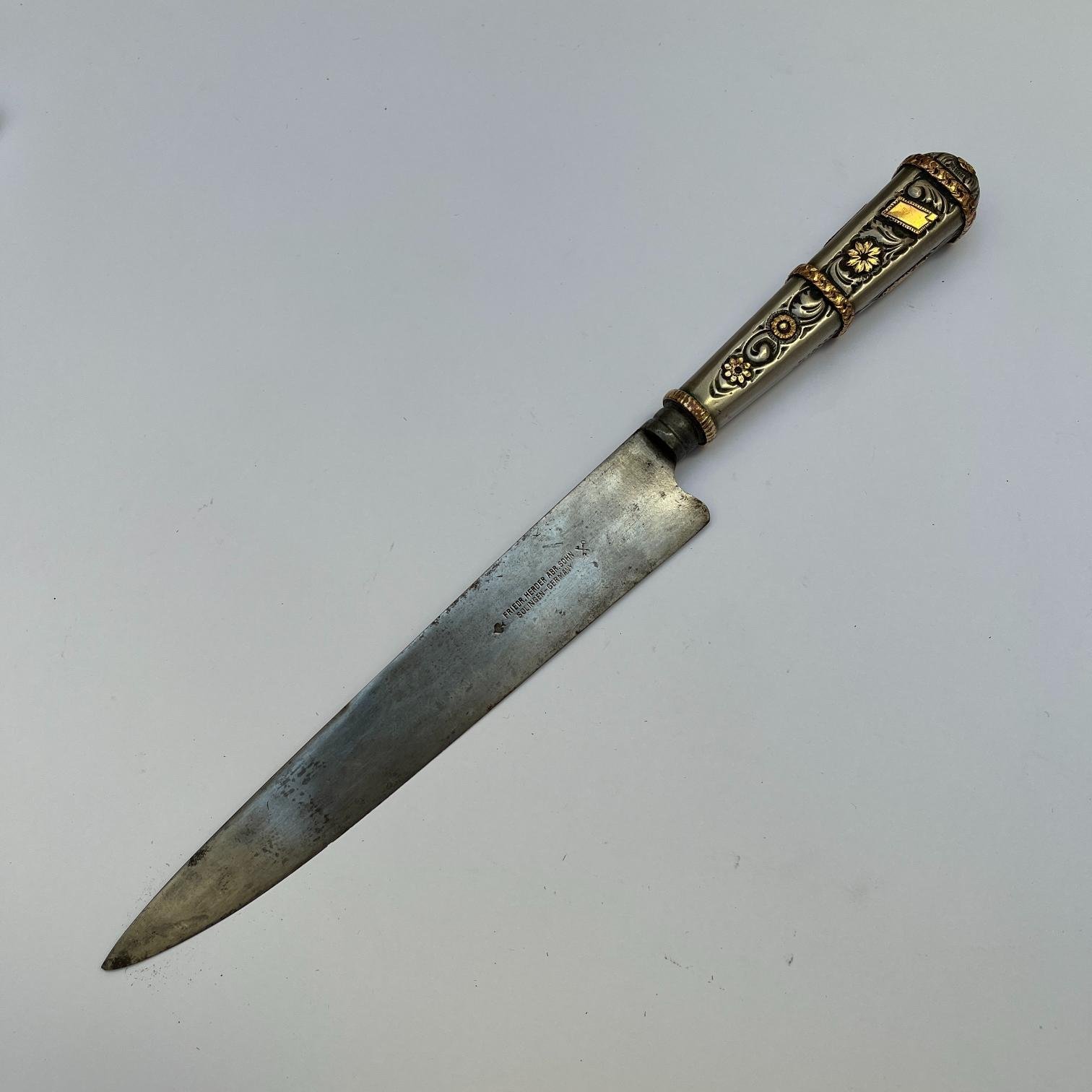 Cuchillo criollo en plata y oro