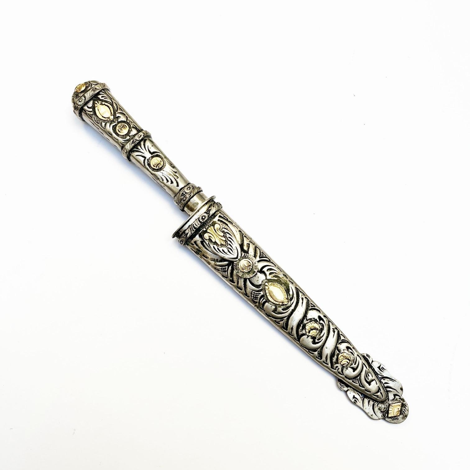 Cuchillo criollo en plata y oro