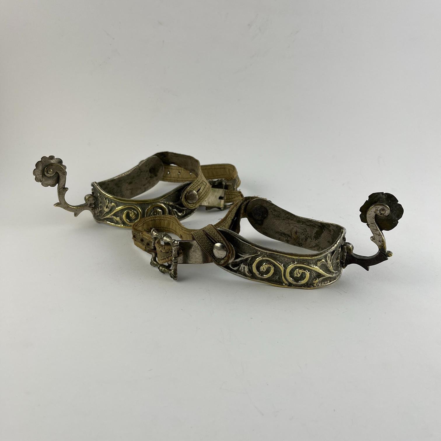 Espuelas con arabescos