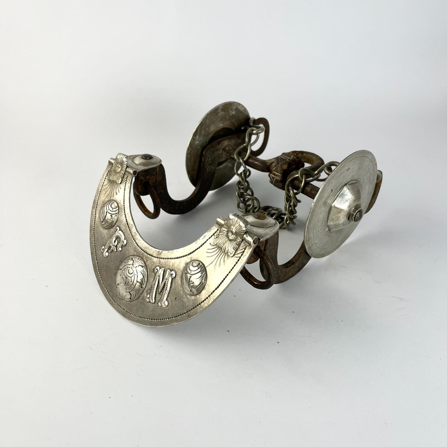 Freno en hierro con plata