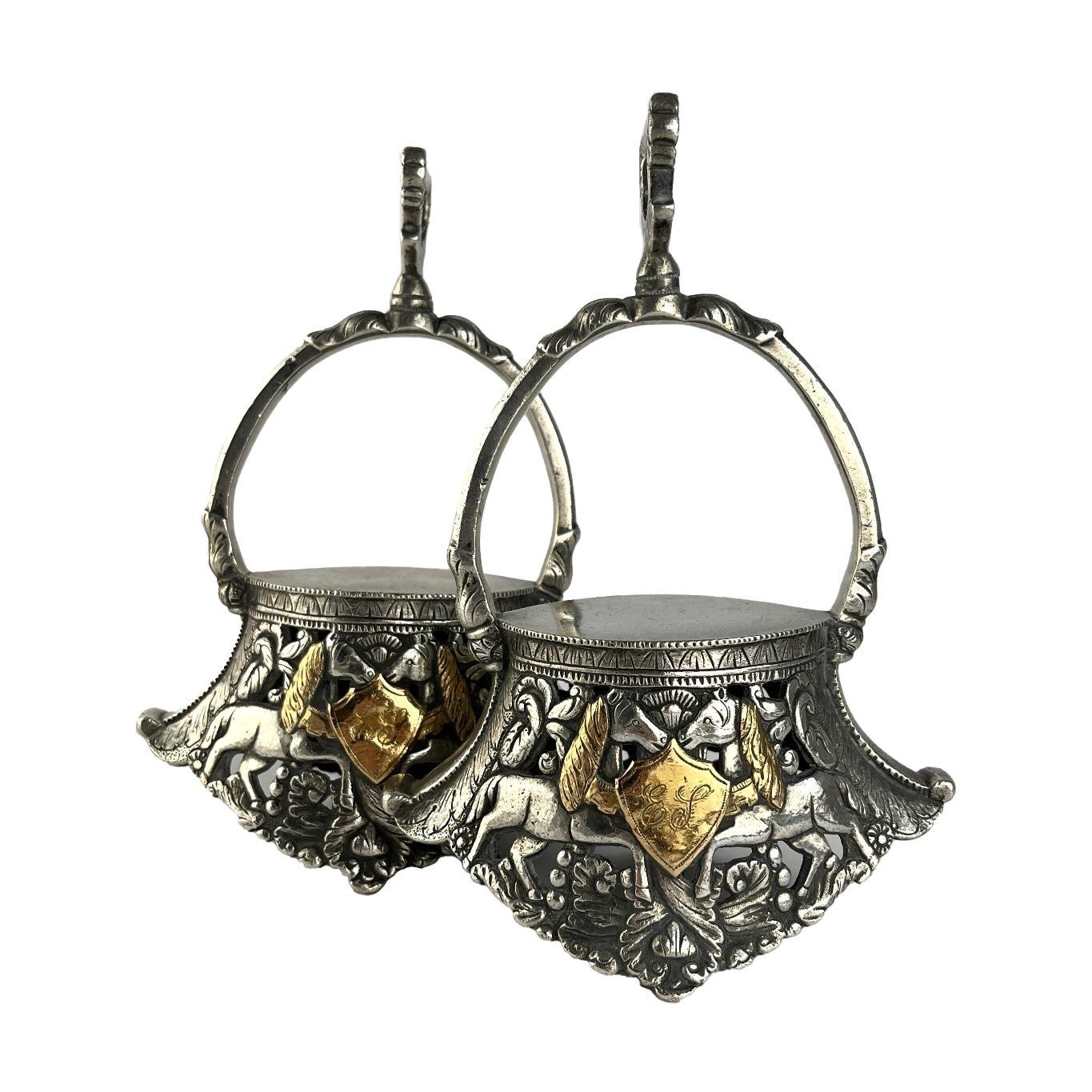 Estribos campana en plata y oro