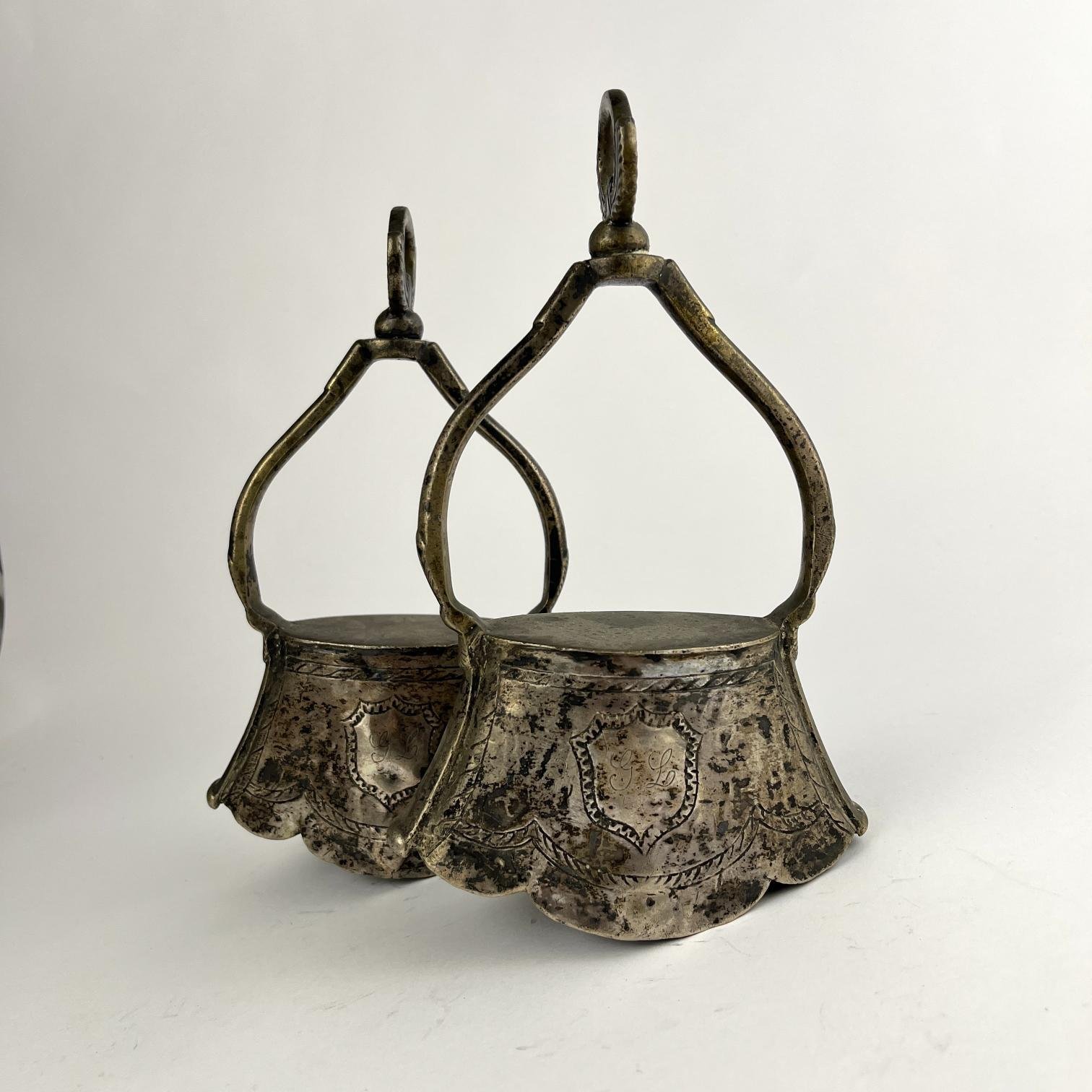 Estribos campana en plata