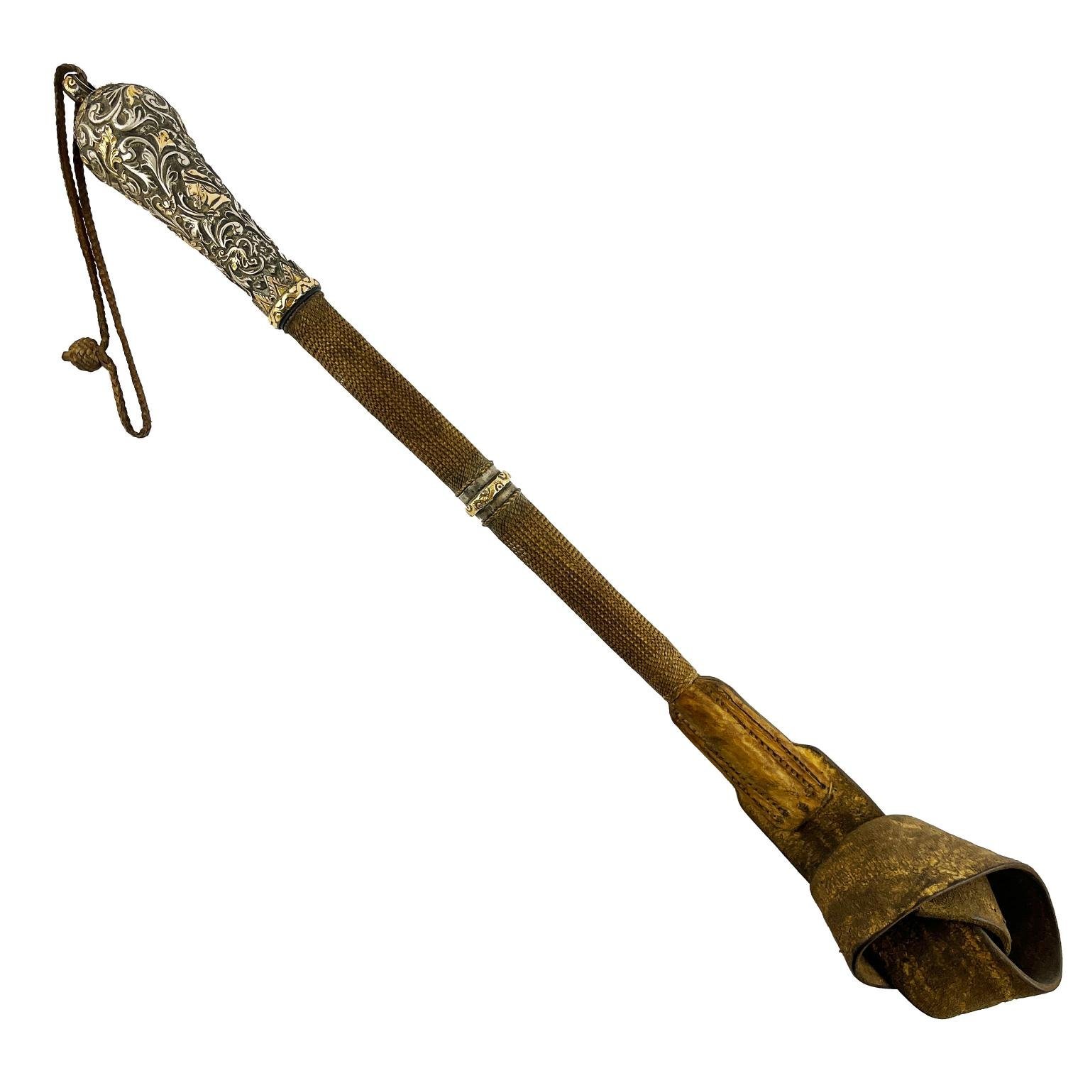 Rebenque con plata y oro