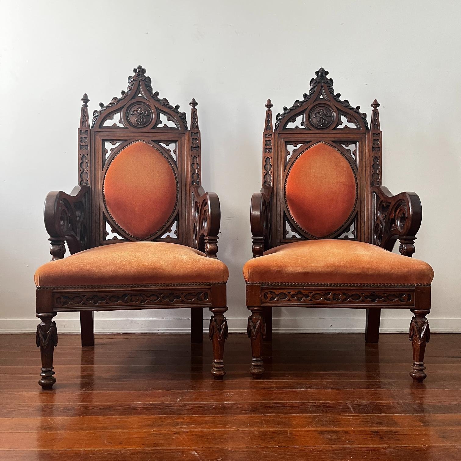 Par de sitiales S. XIX de Salvador Tajes