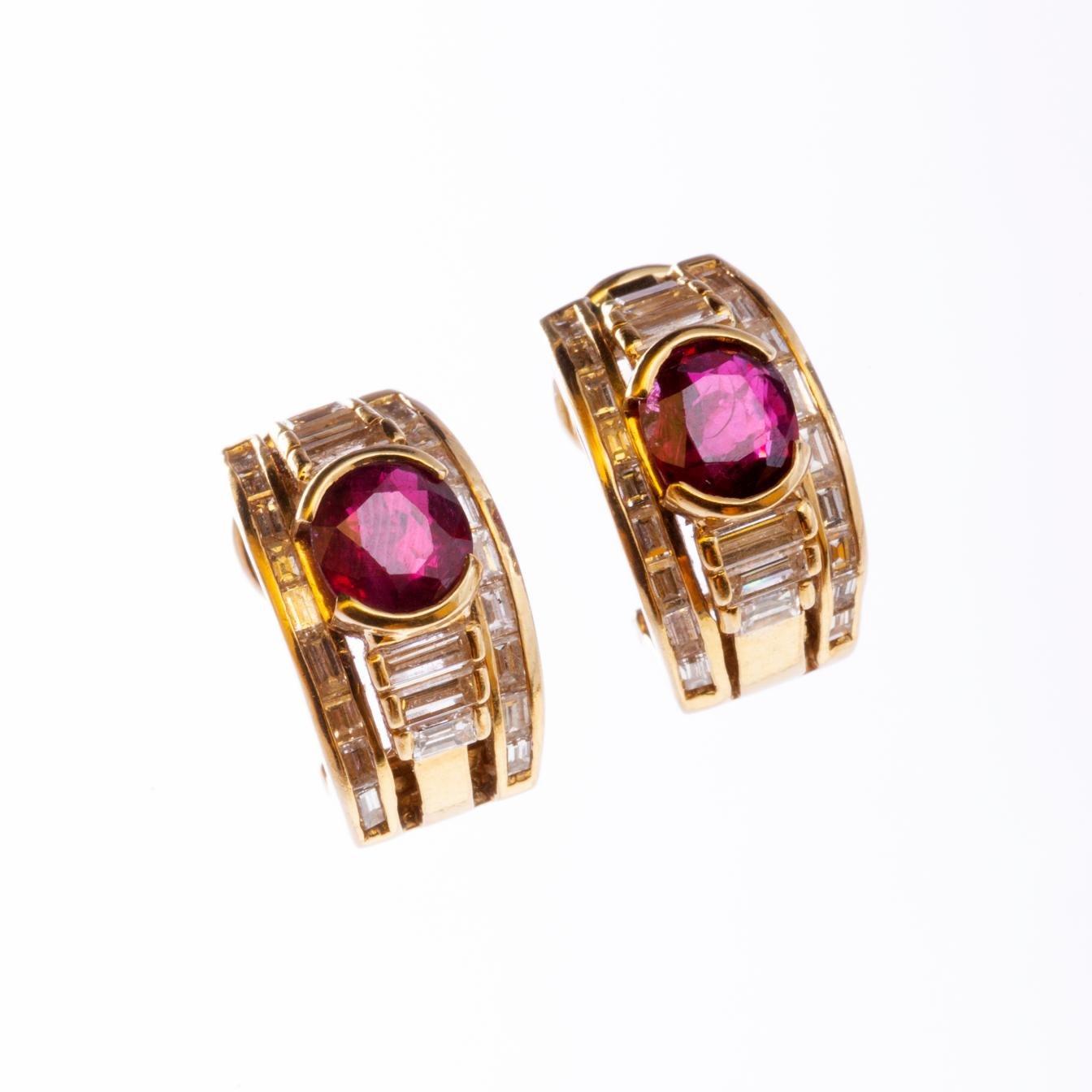 Clips oro 18 K amarillo, rubí y diamantes