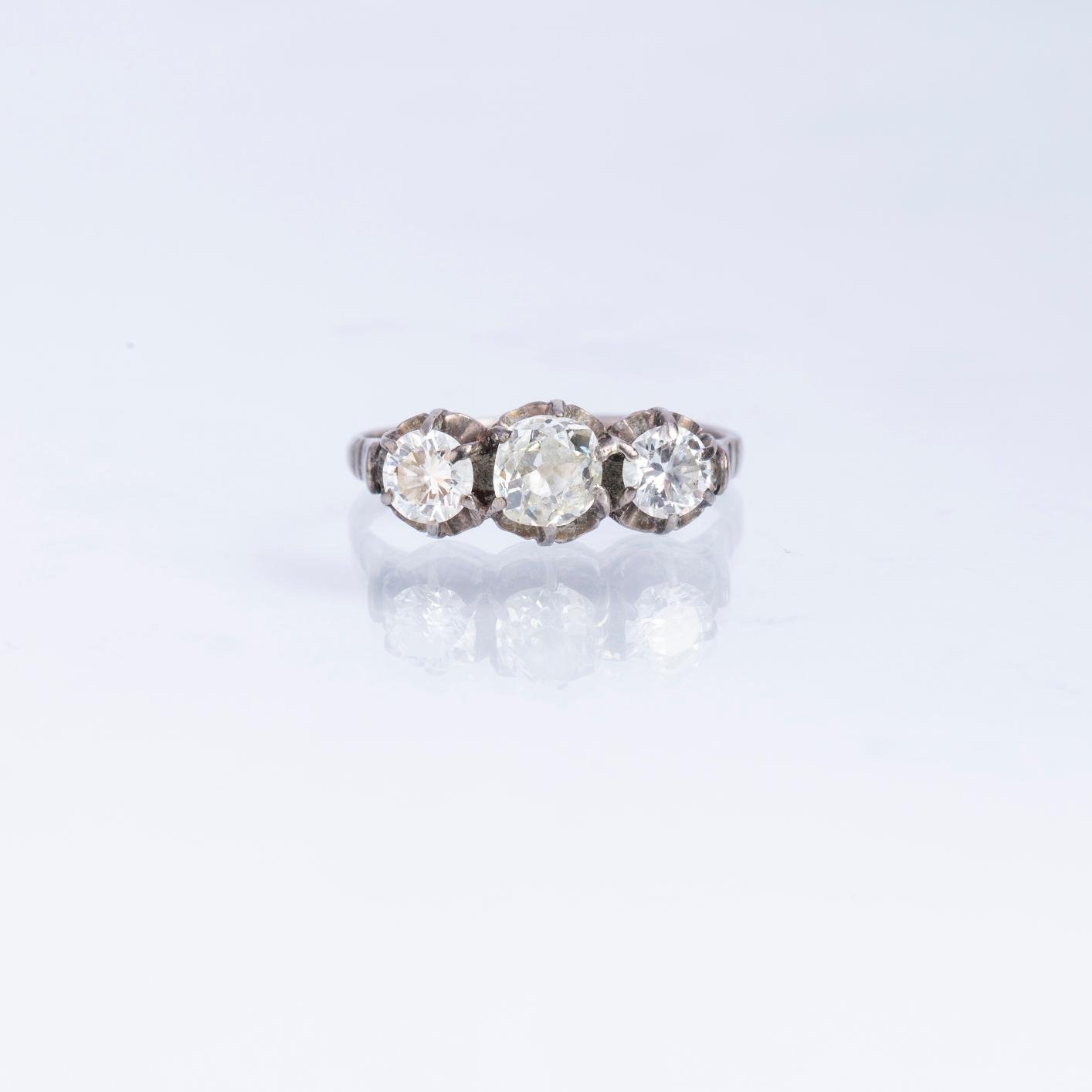 Anillo oro 18 K blanco y diamantes