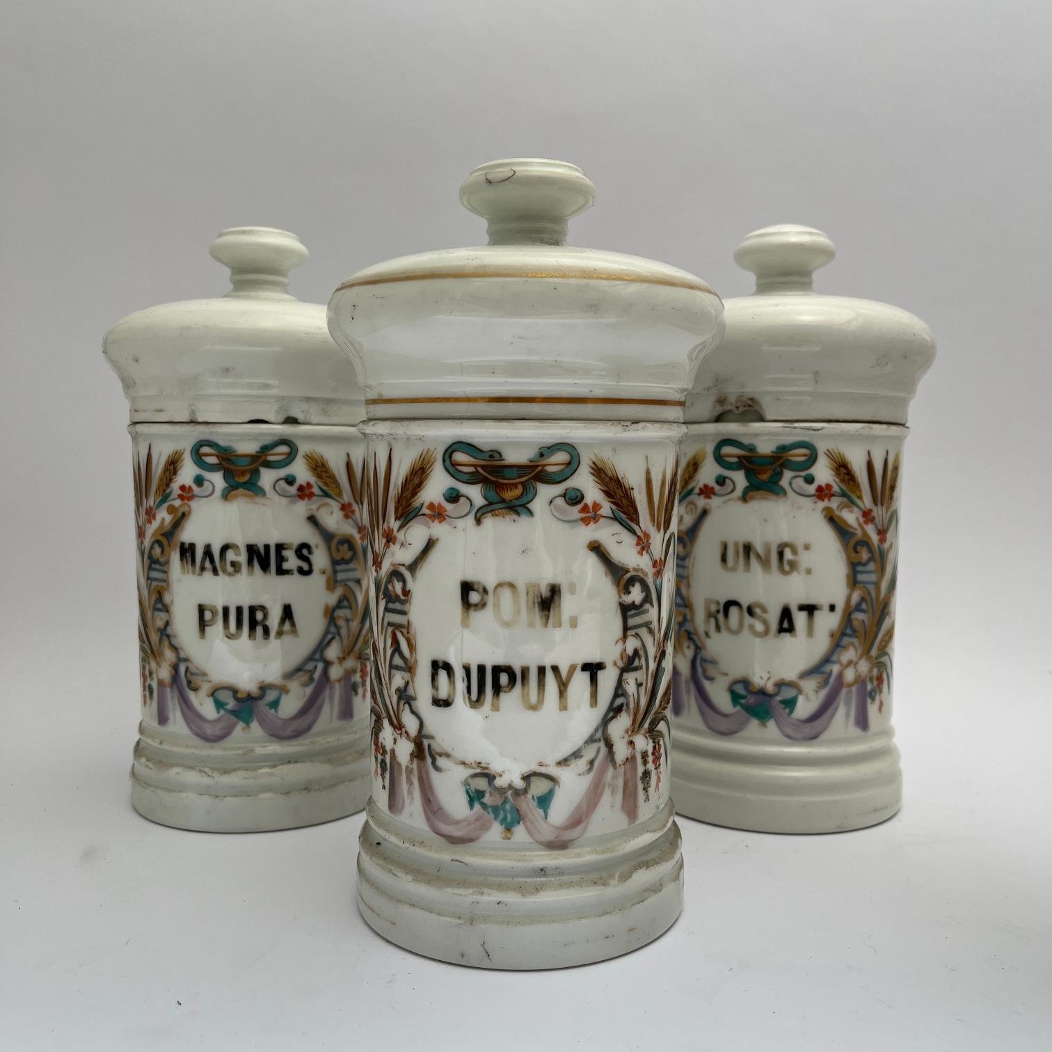 Juego de cuatro frascos de farmacia