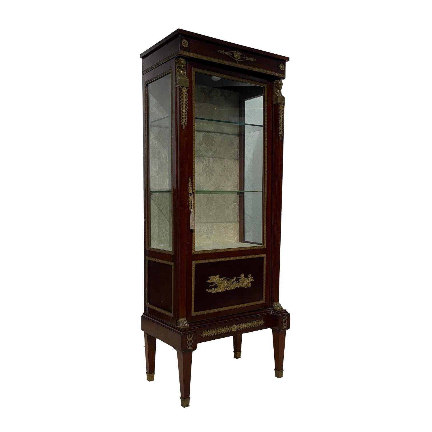 Vitrina estilo Imperio