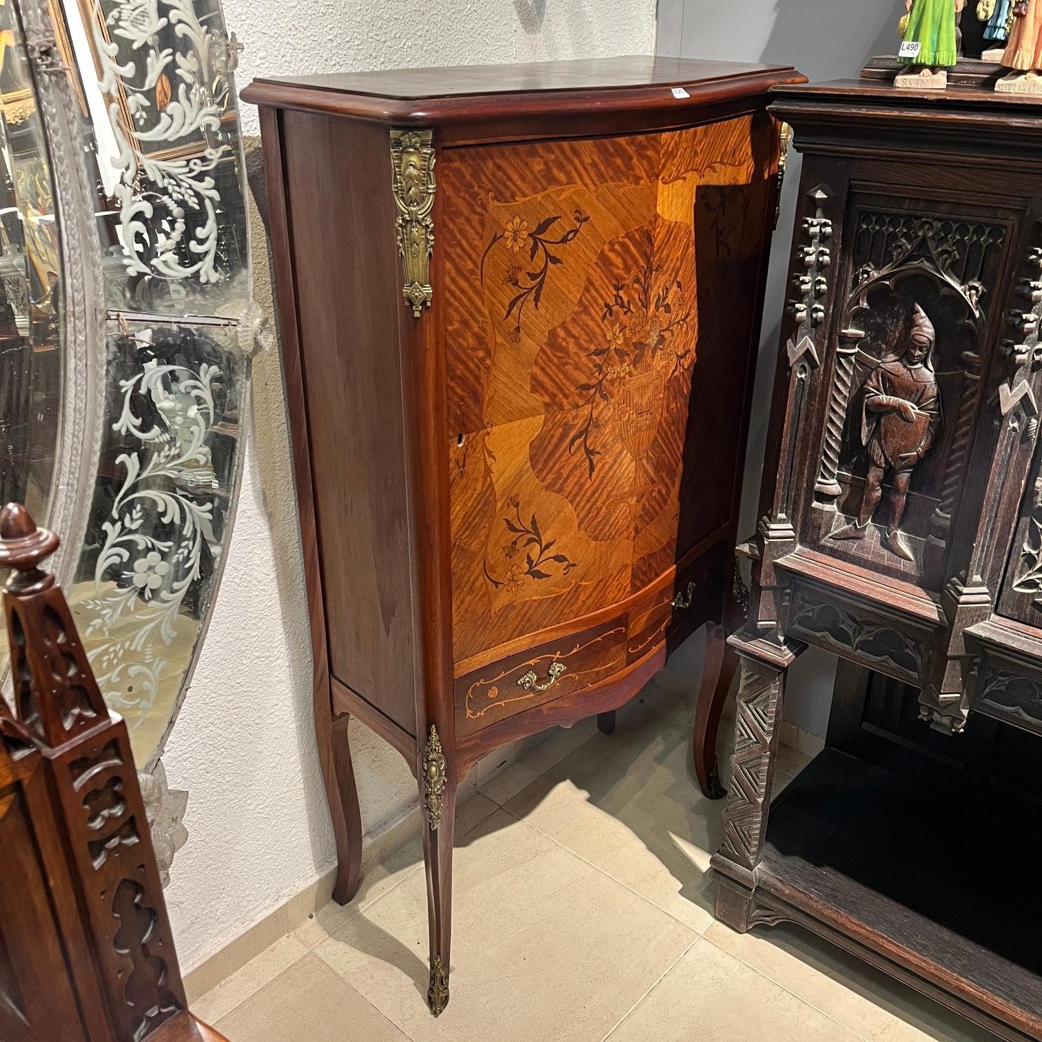 Chiffonier estilo Luis XV