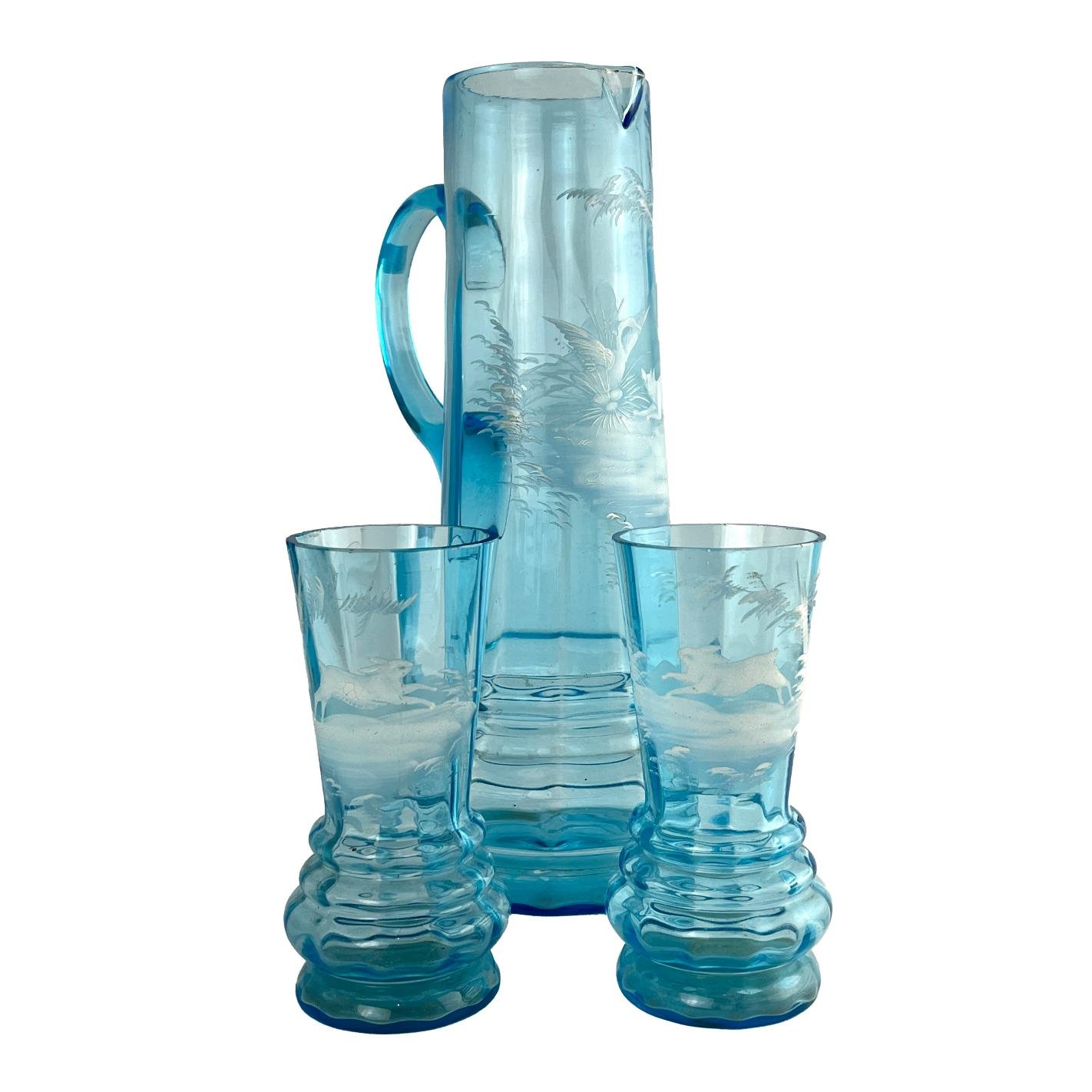 Juego de jarra y par de vasos en cristal Mary Gregory