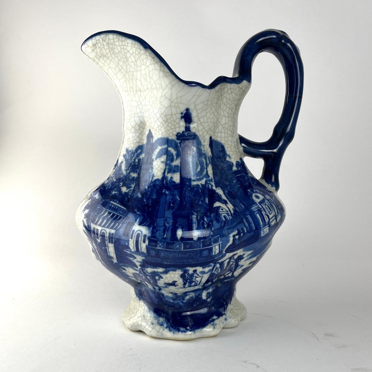 Jarra en loza inglesa