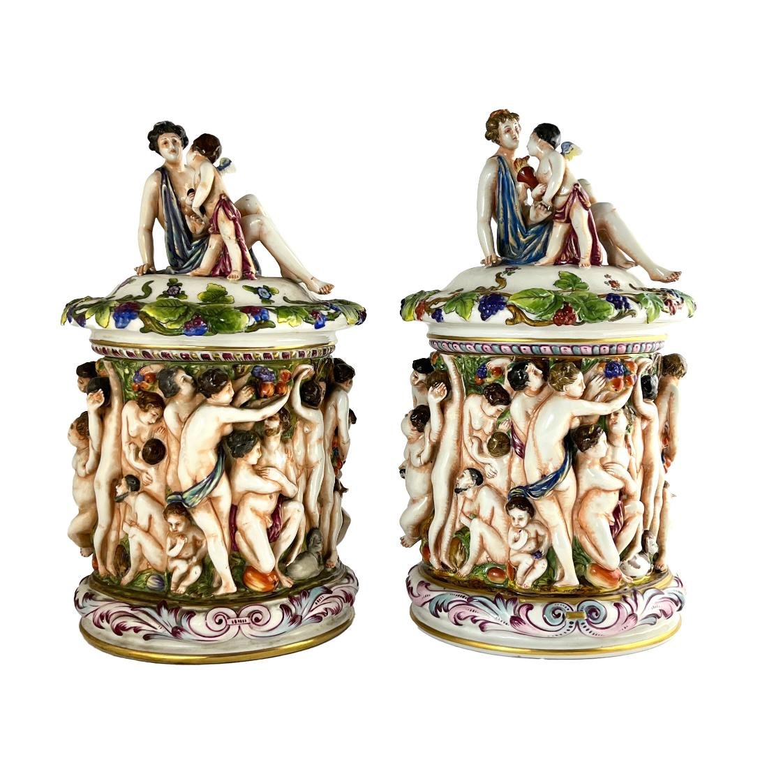 Par de potiches italianos Capodimonte
