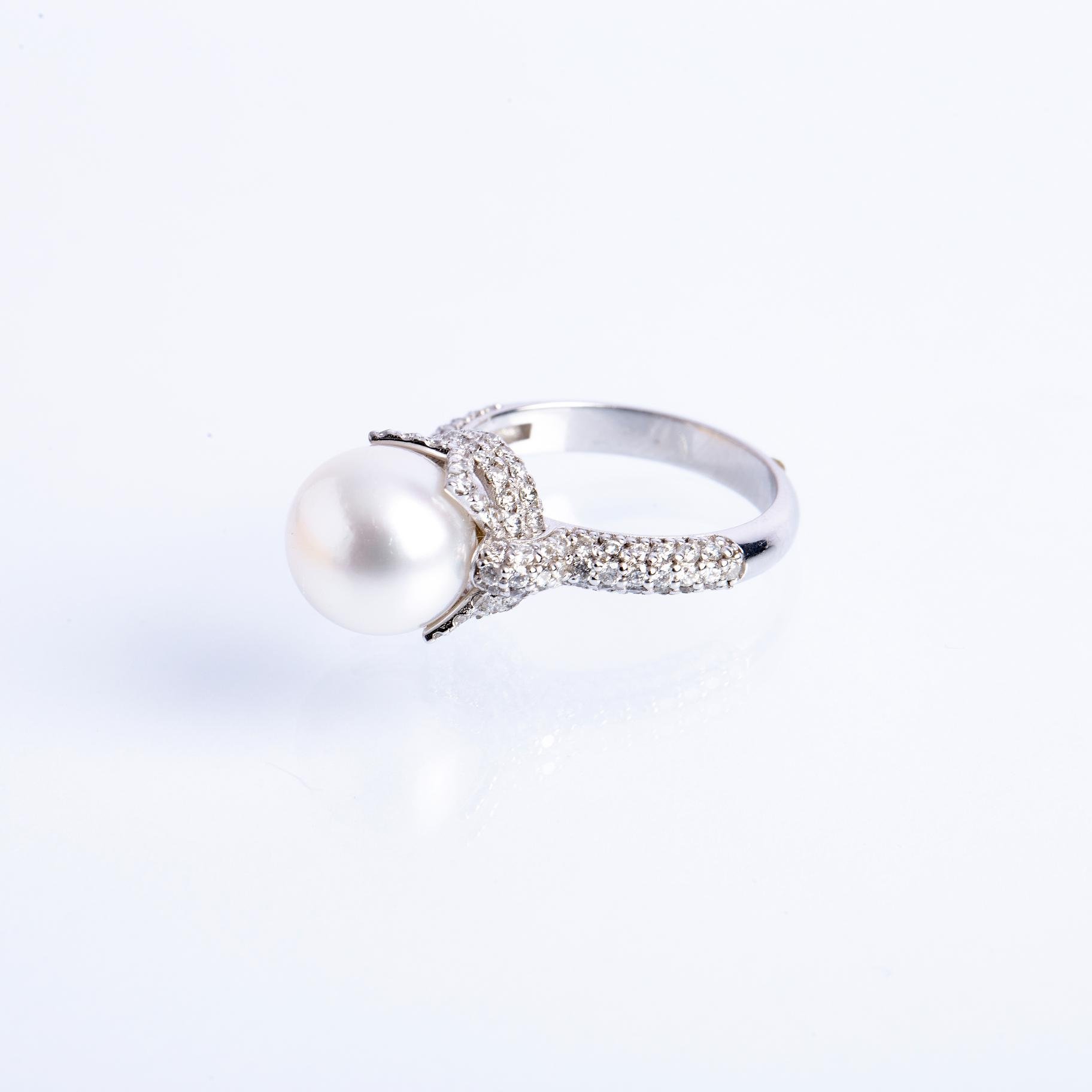 Anillo oro 14 K blanco, perla y diamantes