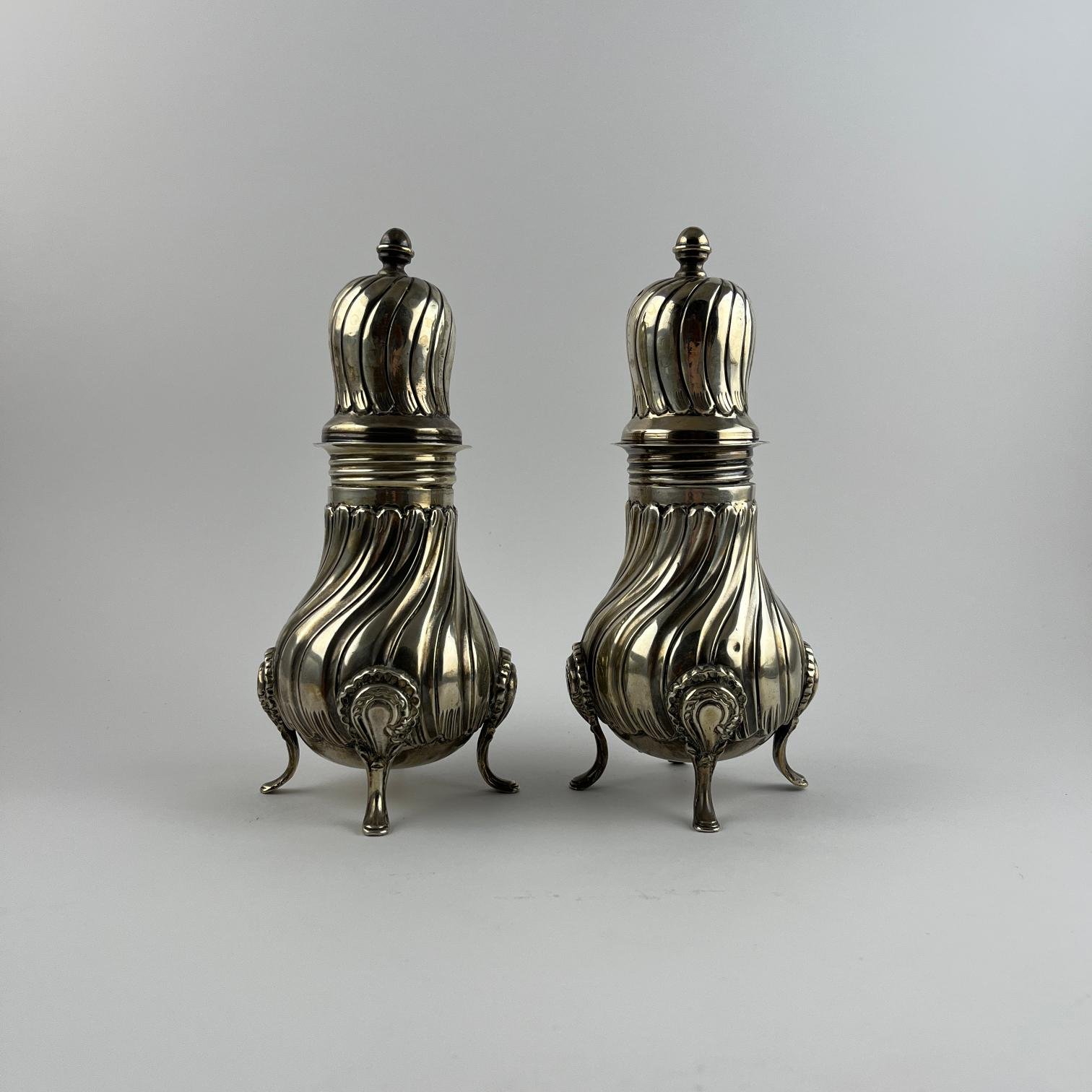 Par de azucareros mexicanos en plata