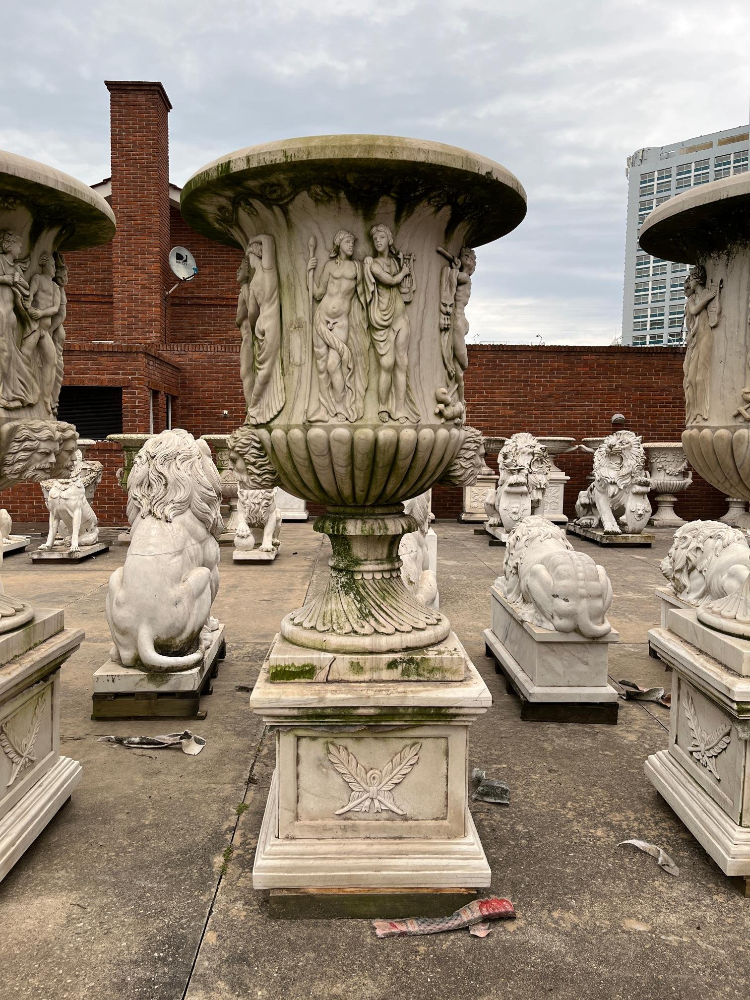 Par de copones en mármol - Imagen 2