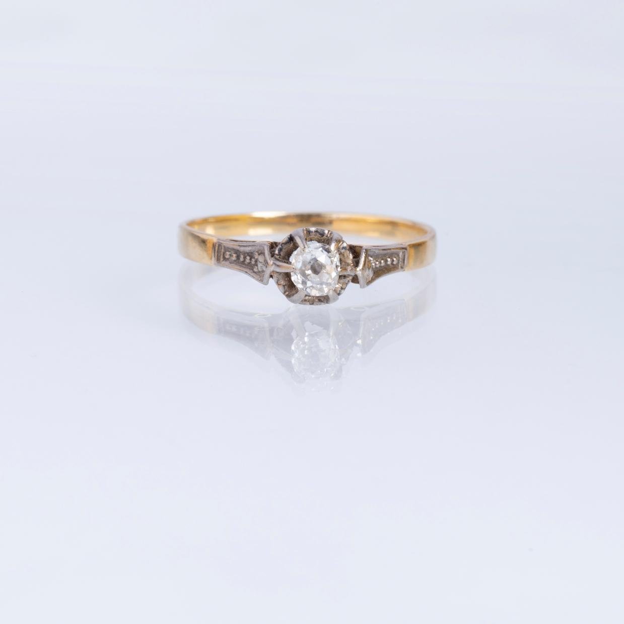 Anillo oro 18 K y diamante