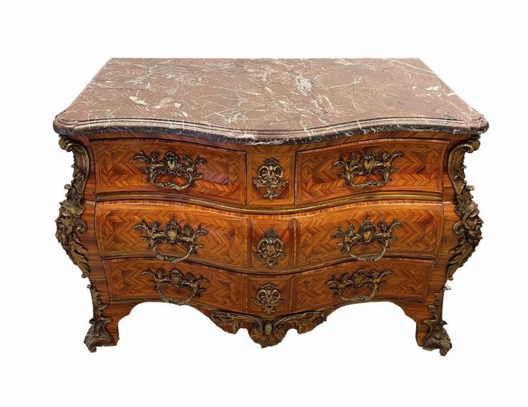 Cómoda estilo Luis XV