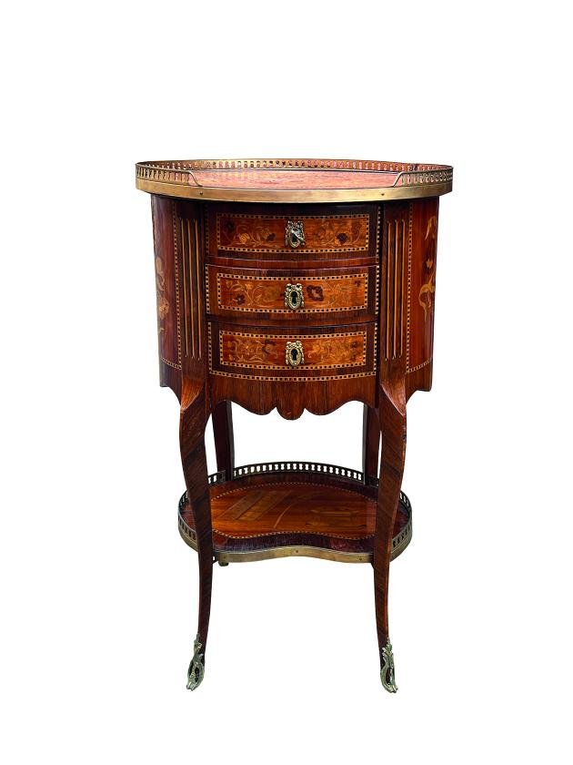 Par de mesas estilo Transición