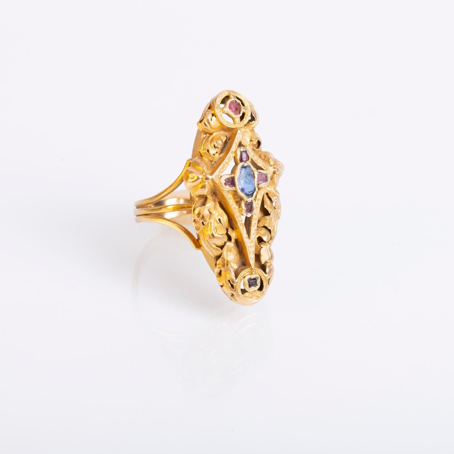 Anillo s. XIX oro amarillo, zafiro y rubíes