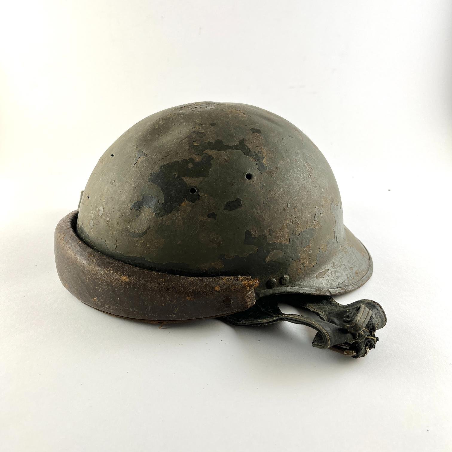 Casco de tanquista francés