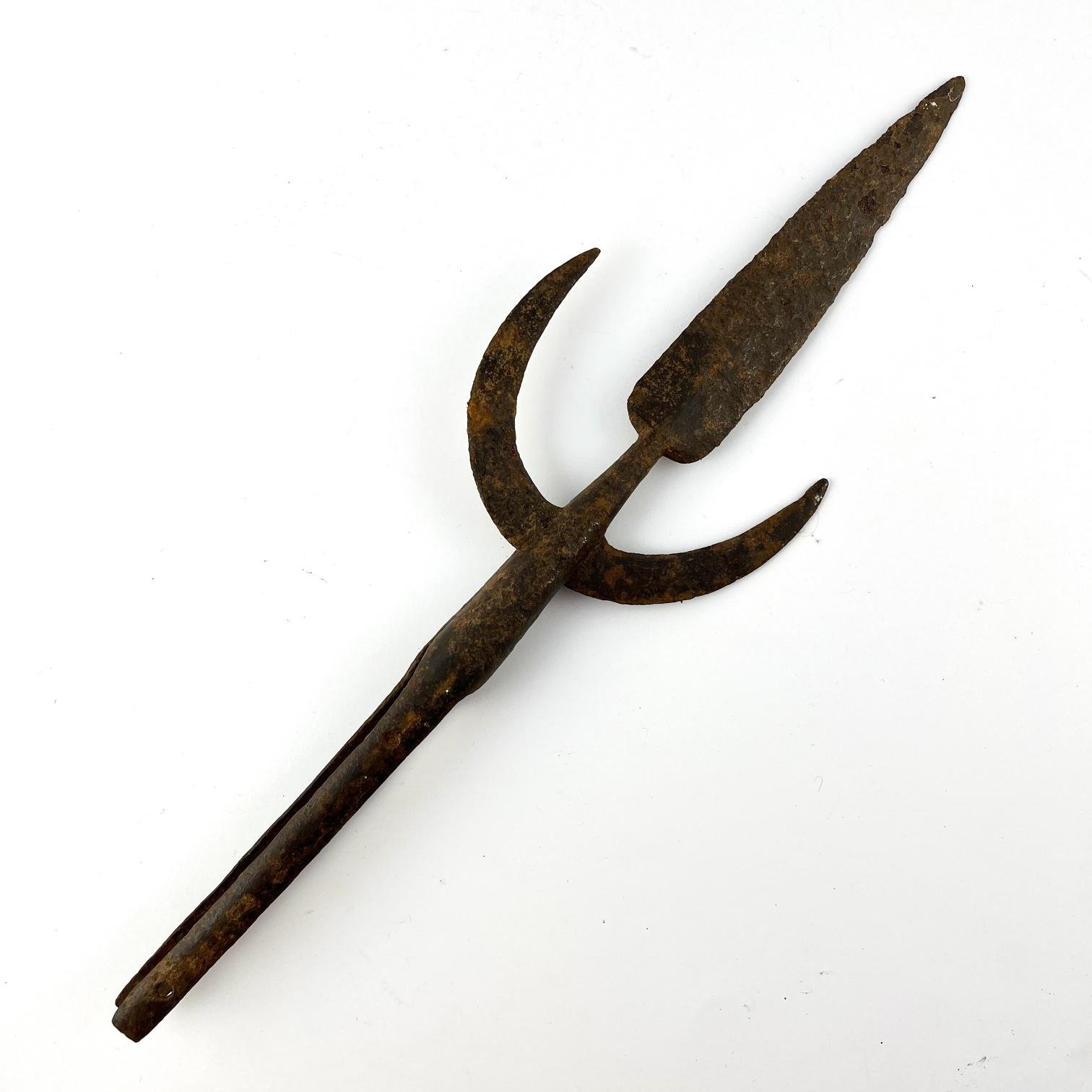 Punta de lanza en hierro