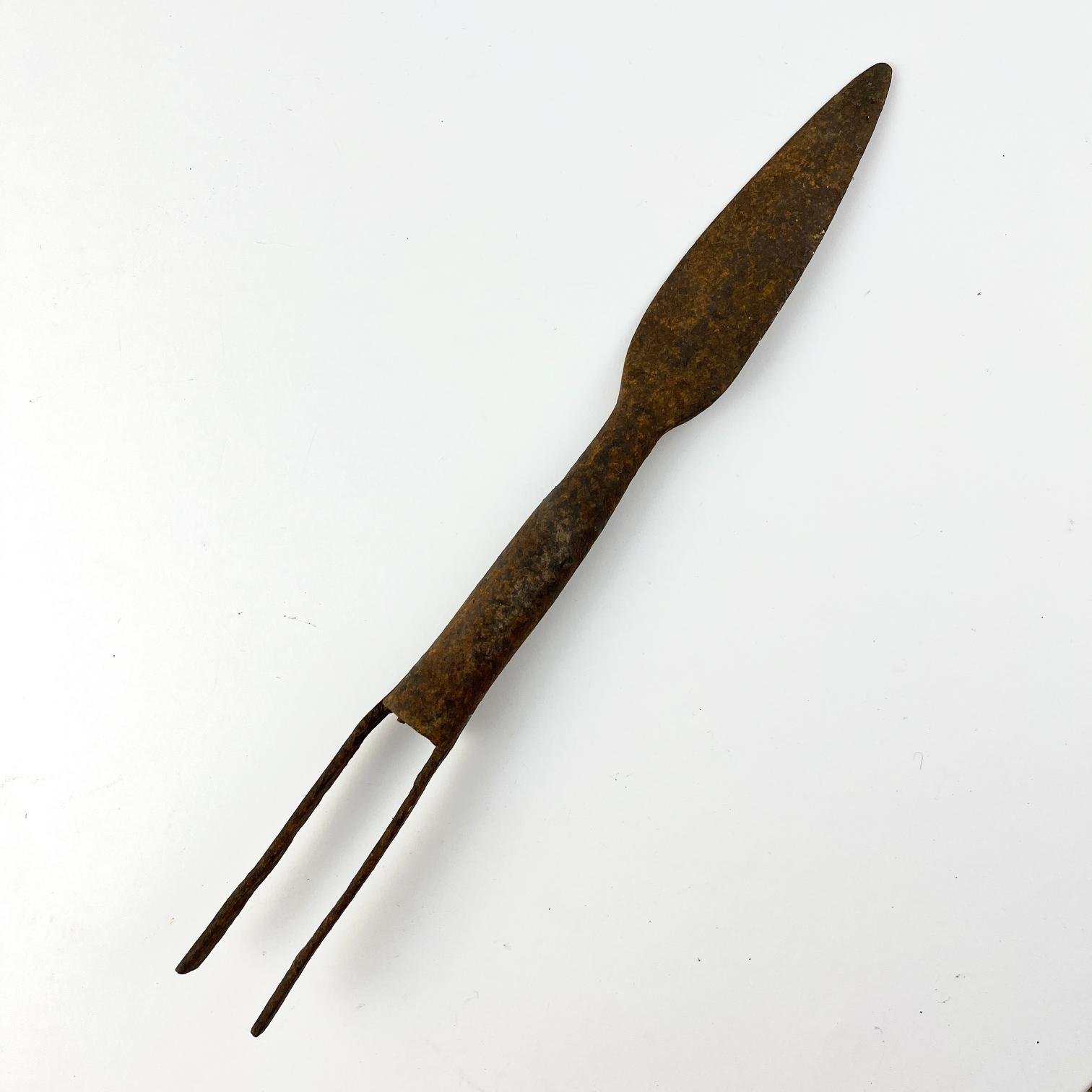 Punta de lanza en hierro