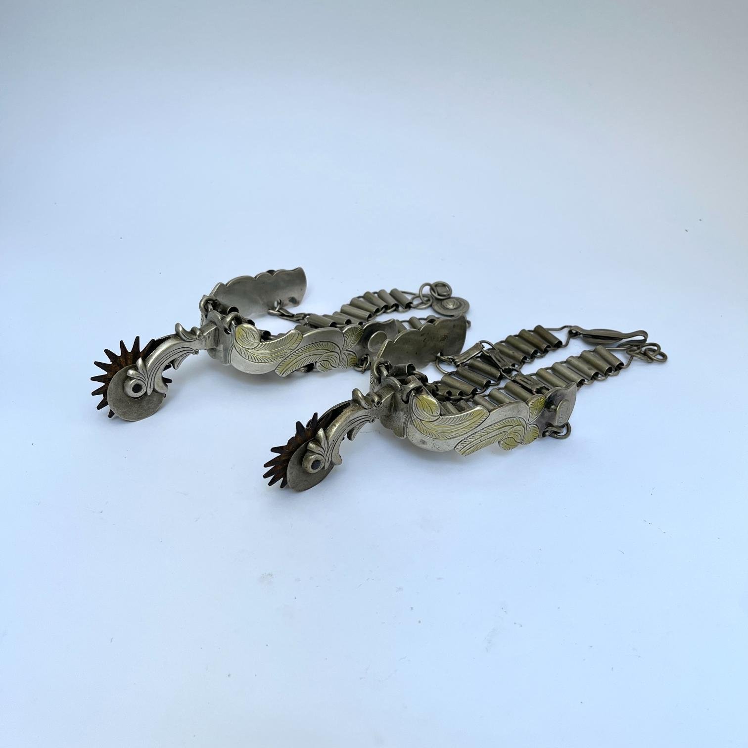 Par de espuelas en plata