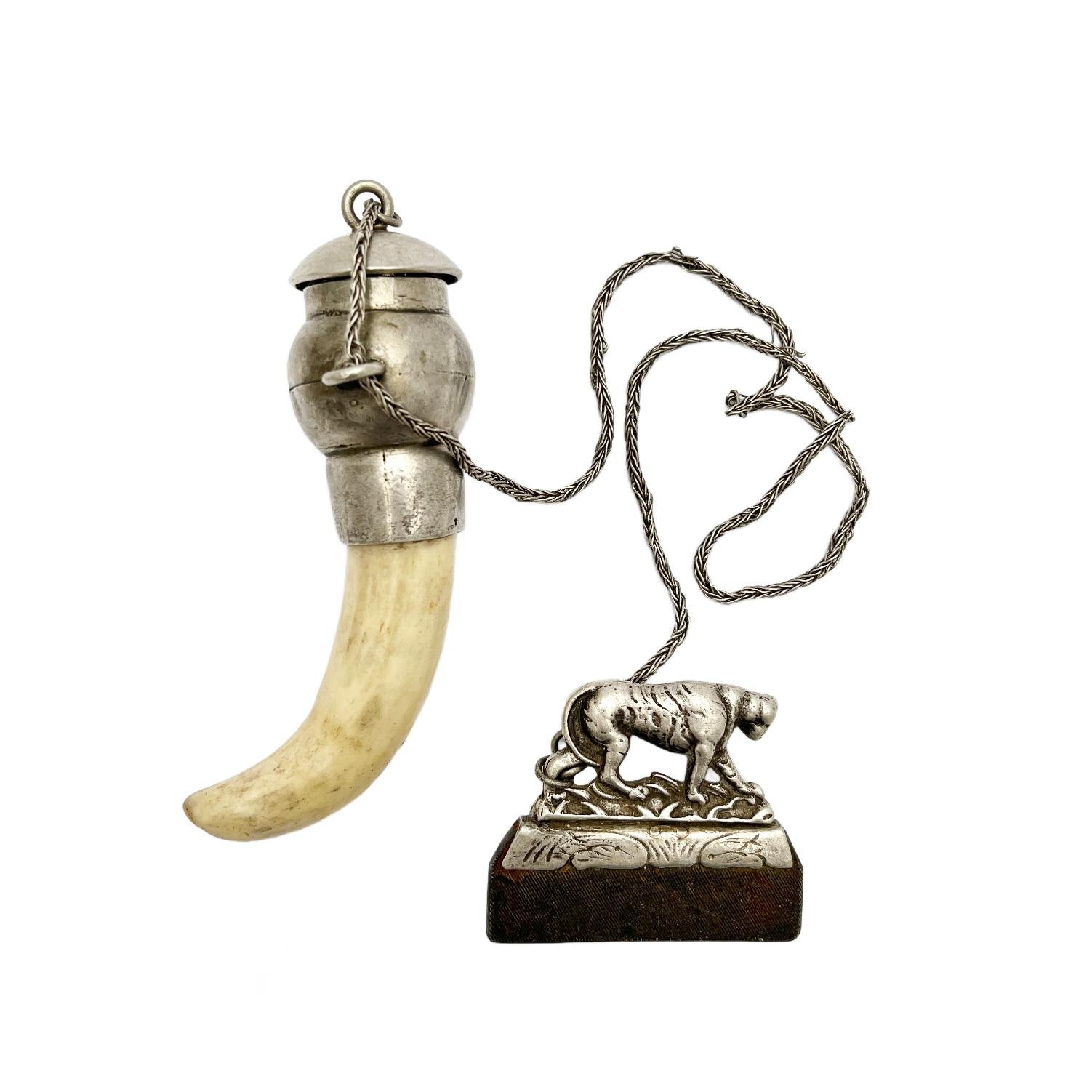 Yesquero gaucho en plata y colmilllo