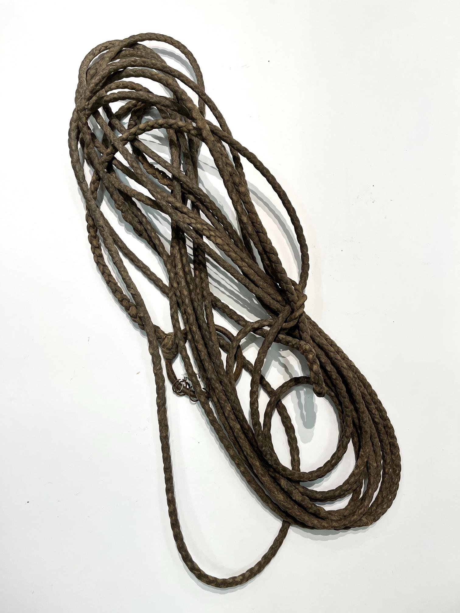 Lazo en cuero crudo