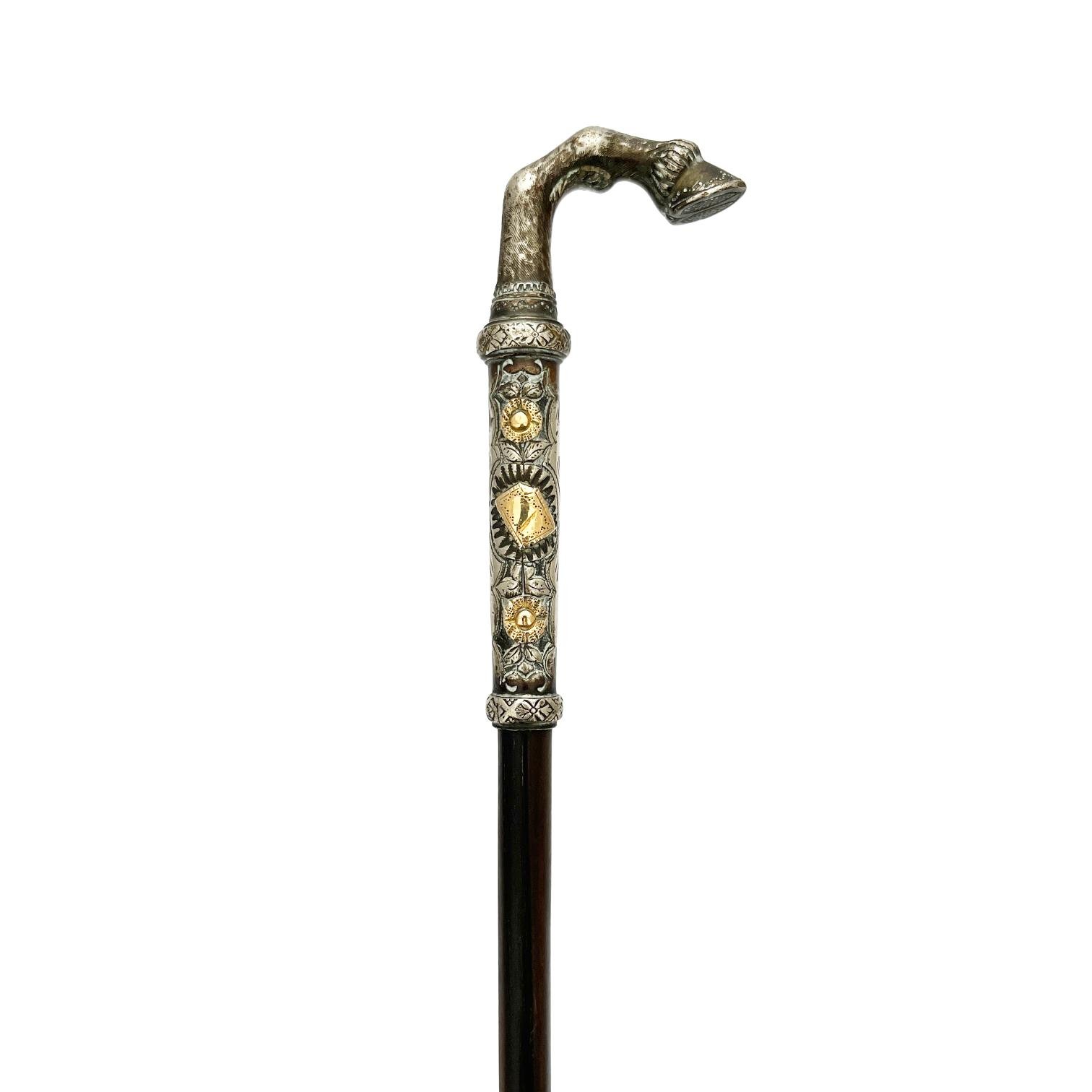 Fusta en bigote de ballena, plata y oro