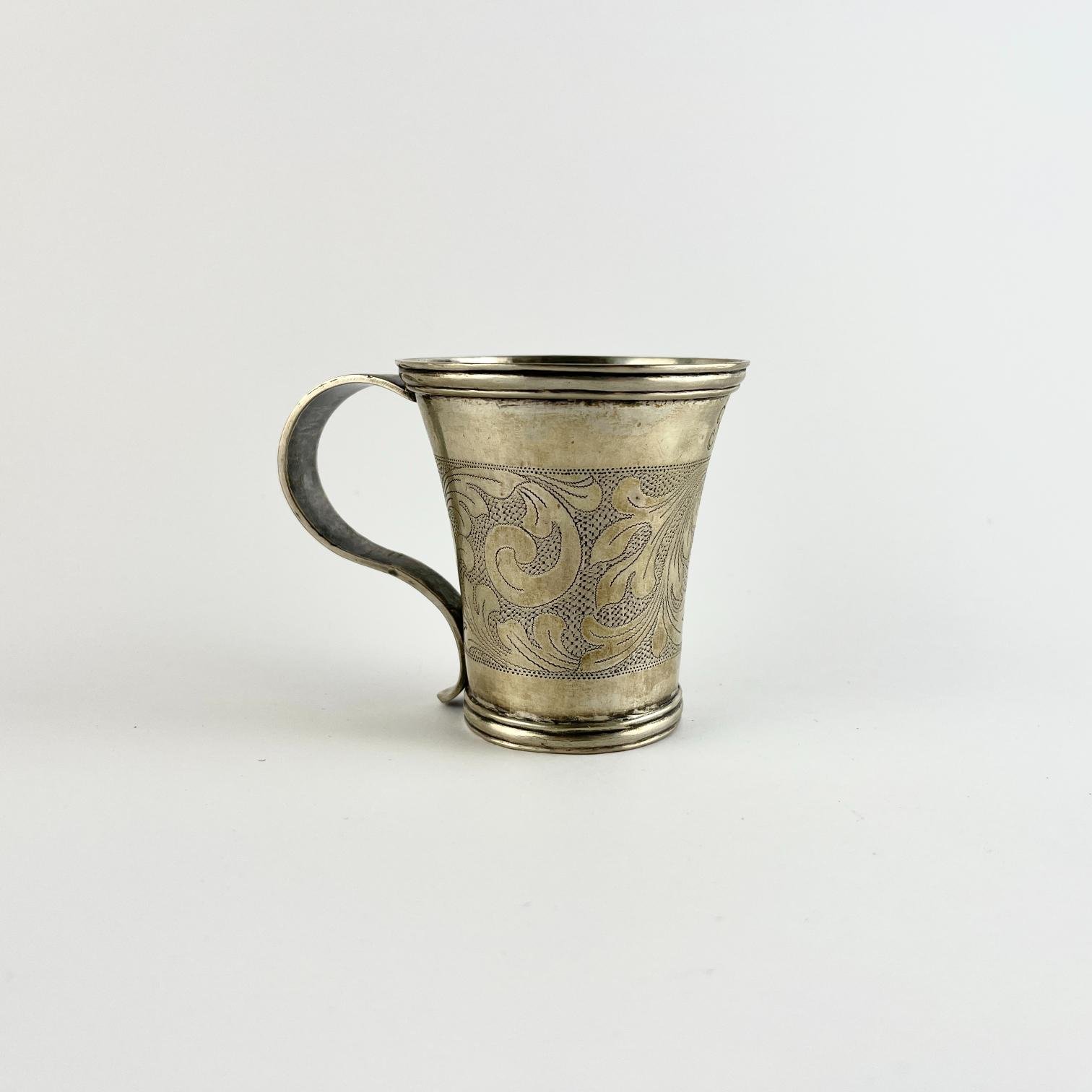 Jarro en plata batida