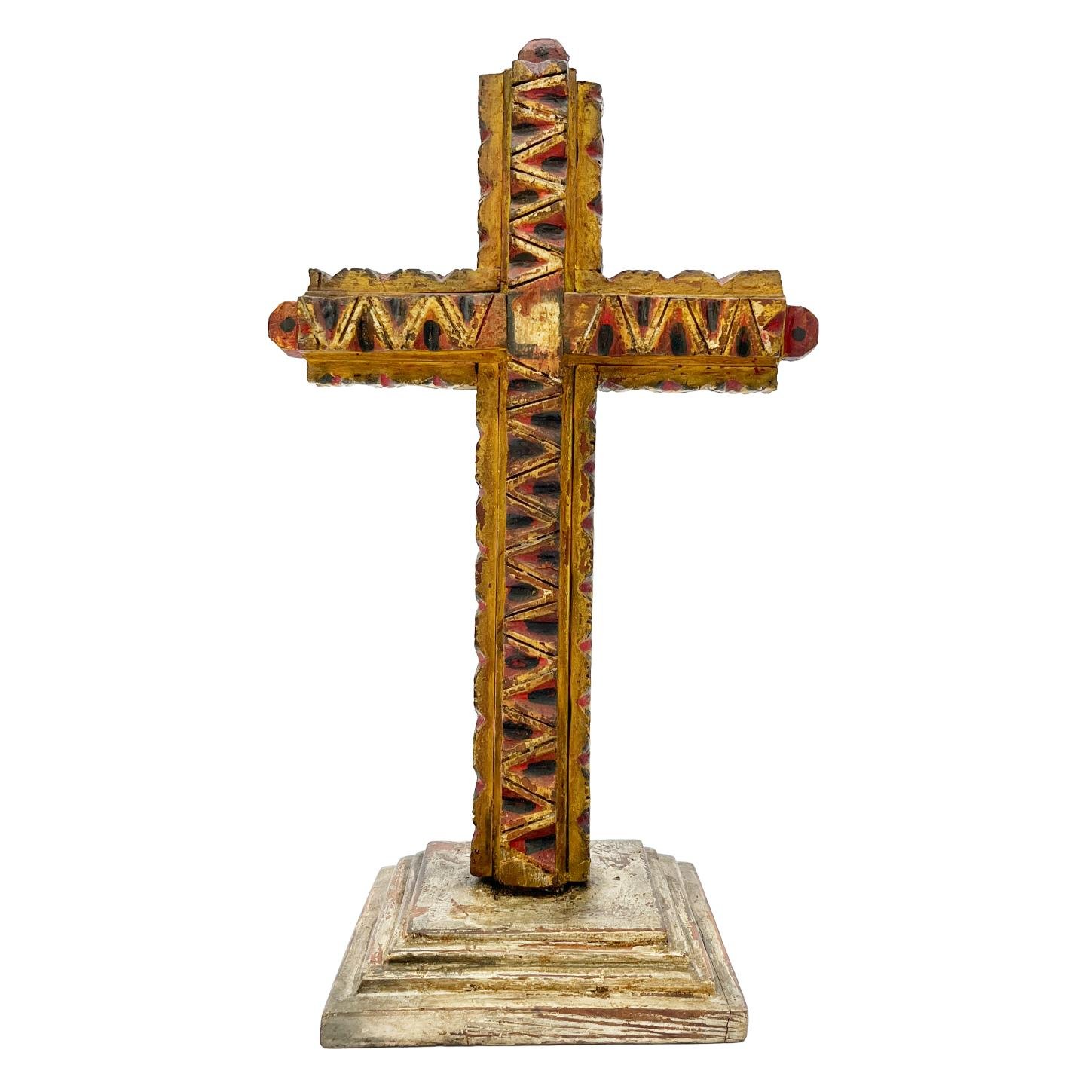 Cruz en madera tallada